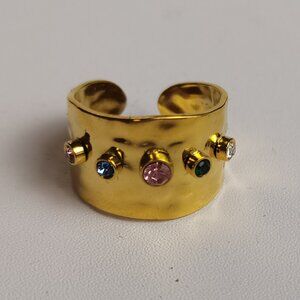 Almost new women's fashion ring